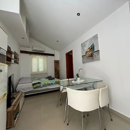 Apartman Ascic *